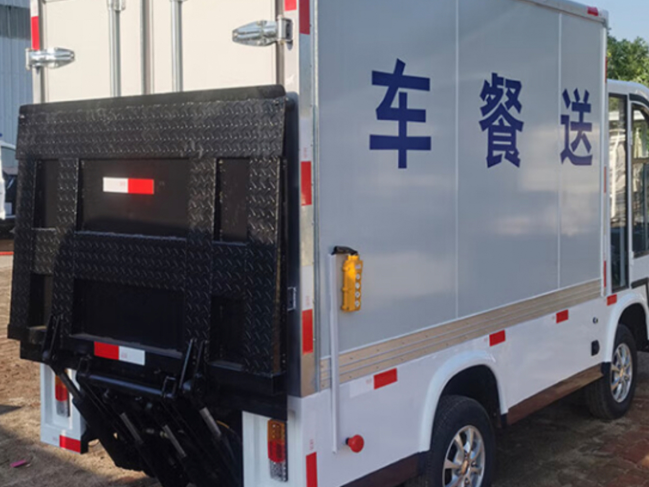 電動(dòng)巡邏觀光車改裝車系列